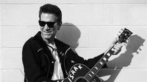 image of singer Chris Isaak