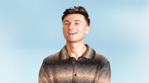 photo of comedian Trevor Wallace