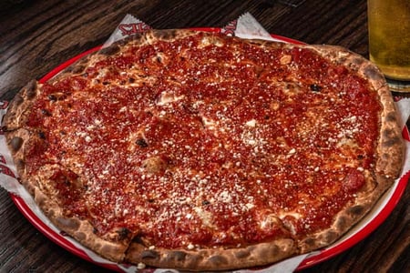 Pints-and-Plates-20240707_Traditional-Pizza-web-image_600x400