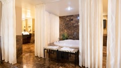 Diplomat-Suite-hero-view-of-washroom_q085_1920x1080